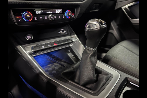 Audi Q3 35 TFSI Pro Line, Matrix Led, Virtual Cockpit, ACC, Blind Spot, Apple Carplay, Clima, PDC, S-Line Velg 19", Onderhouden