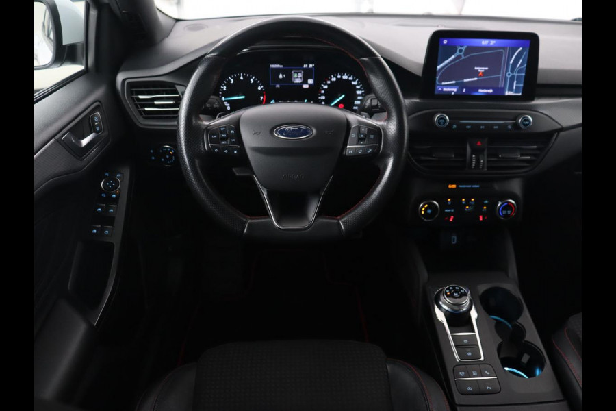 Ford Focus 1.5 EcoBoost ST Line | Stoelverwarming | Half leder | Camera | B&O Sound | Carplay | Park Assist | Navigatie | Dodehoek detectie | Cruise control | Navigatie