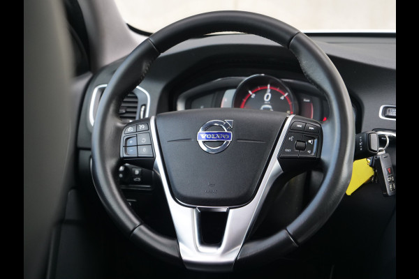 Volvo S60 Cross Country 2.0 D4 Nordic+ | NL Auto | schuifdak | leder | trekhaak..