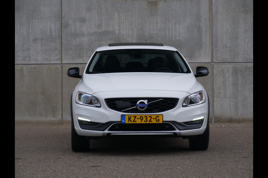 Volvo S60 Cross Country 2.0 D4 Nordic+ | NL Auto | schuifdak | leder | trekhaak..
