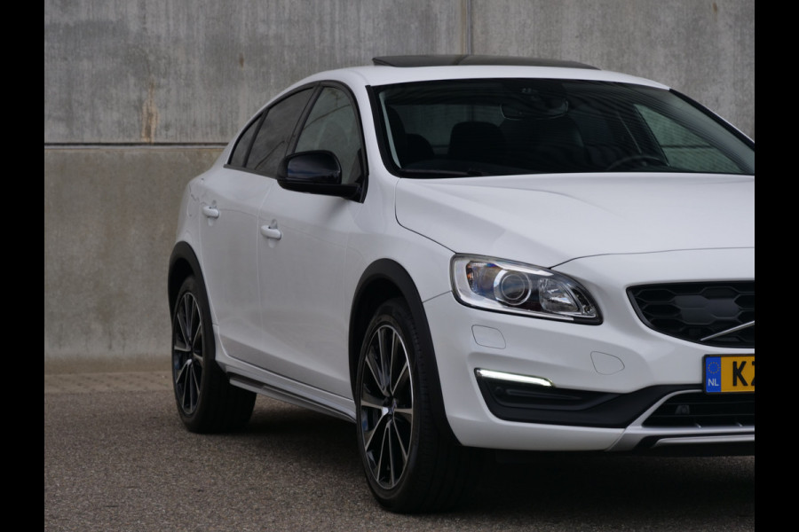 Volvo S60 Cross Country 2.0 D4 Nordic+ | NL Auto | schuifdak | leder | trekhaak..
