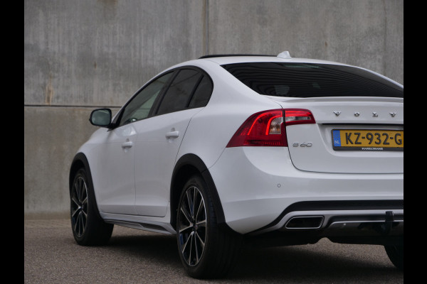 Volvo S60 Cross Country 2.0 D4 Nordic+ | NL Auto | schuifdak | leder | trekhaak..