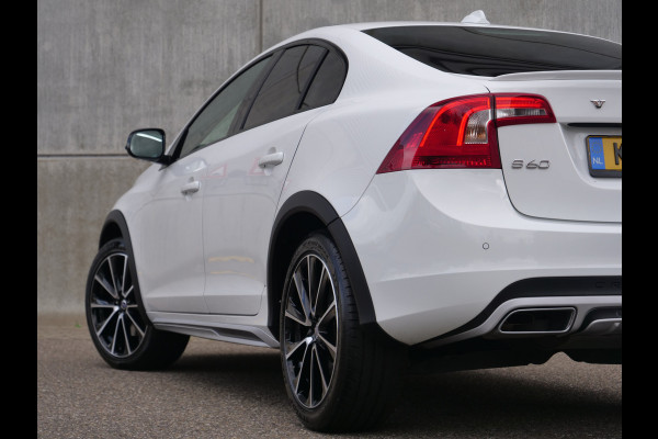 Volvo S60 Cross Country 2.0 D4 Nordic+ | NL Auto | schuifdak | leder | trekhaak..
