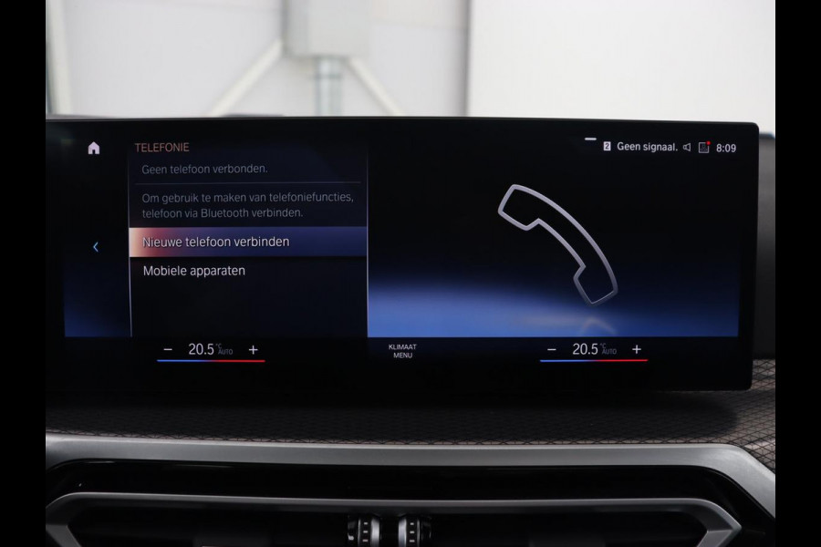 BMW 3-serie 320e M Sport | Schuifdak | Trekhaak | Leder/Alcantara | Camera | Stoel & stuurverwarming | Carplay | Sfeerverlichting | Sportstoelen | Adaptief LED | Navigatie | Park Assist | Widescreen Display | PHEV | Plug In