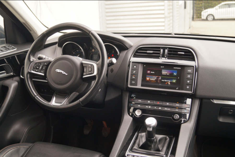 Jaguar F-Pace 2.0d 180pk AWD Prestige -LEER-NAVI-CAM-ECC-