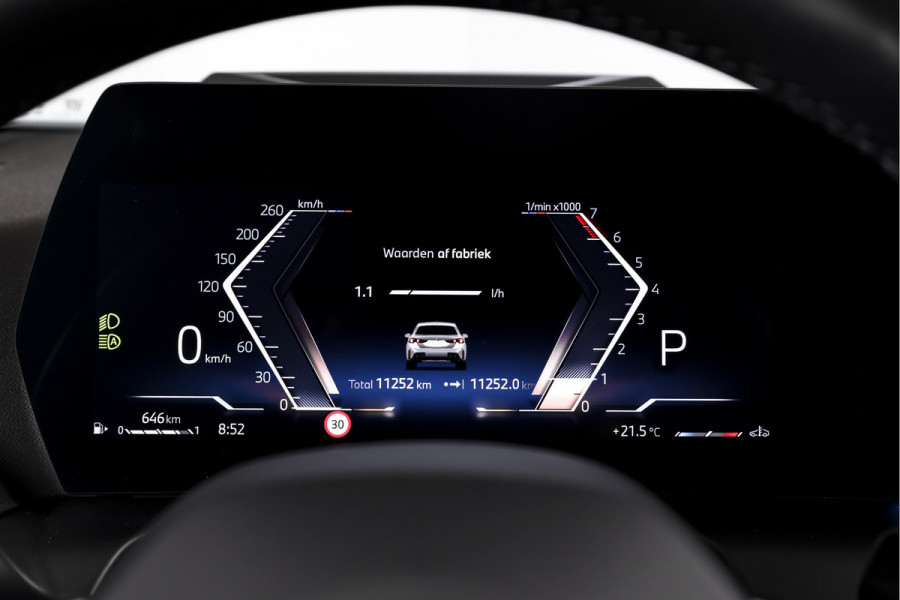 BMW 1-serie 120 M Sport | Innovation Pack | Premium Pack | S/K-Panodak | Dig. Cockpit | Adapt. Cruise | Stoel+-Stuurverw. | 360 Camera | NAV + App. Connect | Harman\Kardon | Head-Up | LM 19" | Afn. trekhaak | 1481