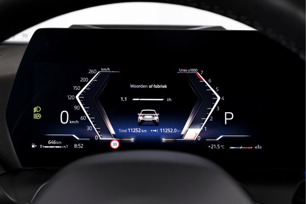 BMW 1-serie 120 M Sport | Innovation Pack | Premium Pack | S/K-Panodak | Dig. Cockpit | Adapt. Cruise | Stoel+-Stuurverw. | 360 Camera | NAV + App. Connect | Harman\Kardon | Head-Up | LM 19" | Afn. trekhaak | 1481
