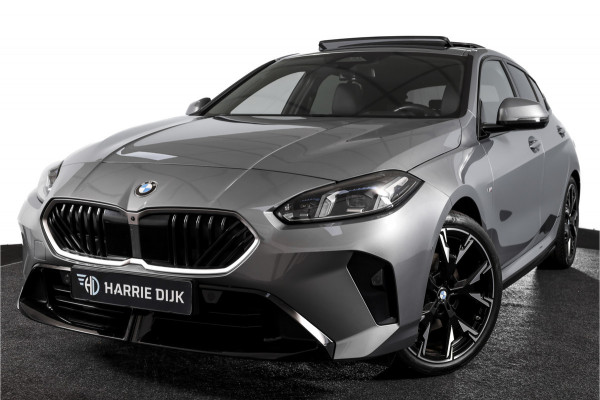 BMW 1-serie 120 M Sport | Innovation Pack | Premium Pack | S/K-Panodak | Dig. Cockpit | Adapt. Cruise | Stoel+-Stuurverw. | 360 Camera | NAV + App. Connect | Harman\Kardon | Head-Up | LM 19" | Afn. trekhaak | 1481
