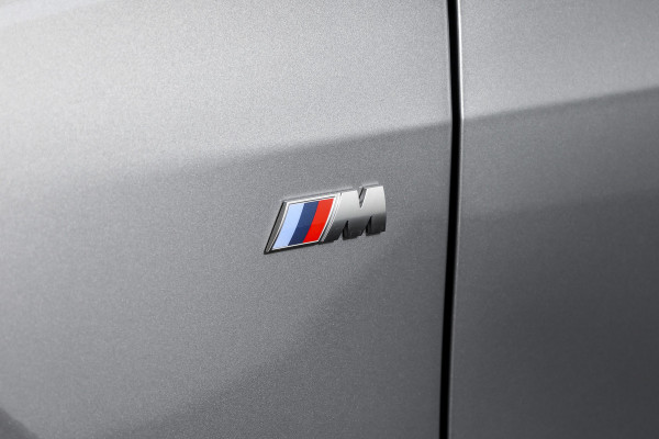 BMW 1-serie 120 M Sport | Innovation Pack | Premium Pack | S/K-Panodak | Dig. Cockpit | Adapt. Cruise | Stoel+-Stuurverw. | 360 Camera | NAV + App. Connect | Harman\Kardon | Head-Up | LM 19" | Afn. trekhaak | 1481