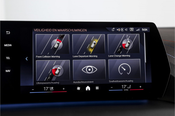 BMW 1-serie 120 M Sport | Innovation Pack | Premium Pack | S/K-Panodak | Dig. Cockpit | Adapt. Cruise | Stoel+-Stuurverw. | 360 Camera | NAV + App. Connect | Harman\Kardon | Head-Up | LM 19" | Afn. trekhaak | 1481