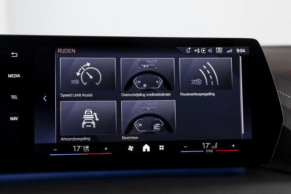 BMW 1-serie 120 M Sport | Innovation Pack | Premium Pack | S/K-Panodak | Dig. Cockpit | Adapt. Cruise | Stoel+-Stuurverw. | 360 Camera | NAV + App. Connect | Harman\Kardon | Head-Up | LM 19" | Afn. trekhaak | 1481