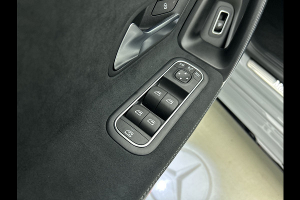 Mercedes-Benz CLA-Klasse 180 Business Solution AMG | AMG Line Plus pakket | Antidiefstalpakket GUARD 360° Plus | Multibeam LED | Smartphone-integratie | Head-up display | 	Parkeerpakket met 360°-camera |