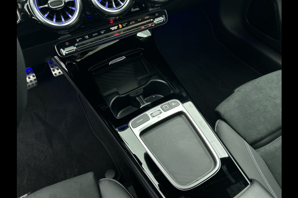 Mercedes-Benz CLA-Klasse 180 Business Solution AMG | AMG Line Plus pakket | Antidiefstalpakket GUARD 360° Plus | Multibeam LED | Smartphone-integratie | Head-up display | 	Parkeerpakket met 360°-camera |