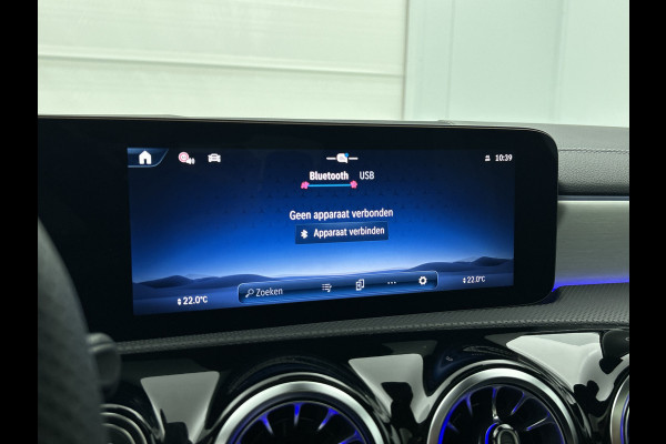 Mercedes-Benz CLA-Klasse 180 Business Solution AMG | AMG Line Plus pakket | Antidiefstalpakket GUARD 360° Plus | Multibeam LED | Smartphone-integratie | Head-up display | 	Parkeerpakket met 360°-camera |