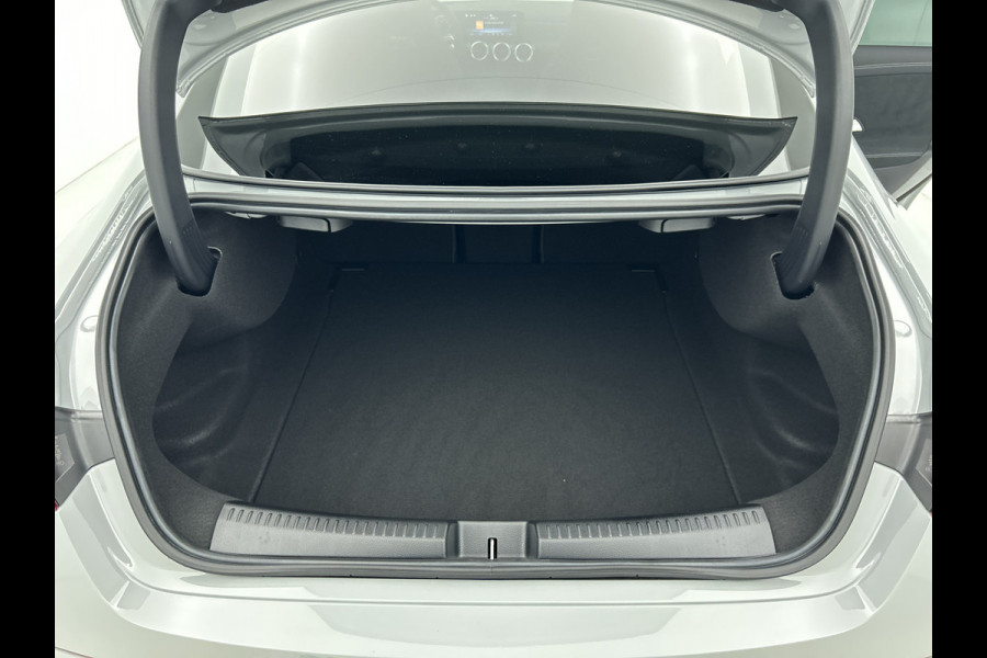 Mercedes-Benz CLA-Klasse 180 Business Solution AMG | AMG Line Plus pakket | Antidiefstalpakket GUARD 360° Plus | Multibeam LED | Smartphone-integratie | Head-up display | 	Parkeerpakket met 360°-camera |