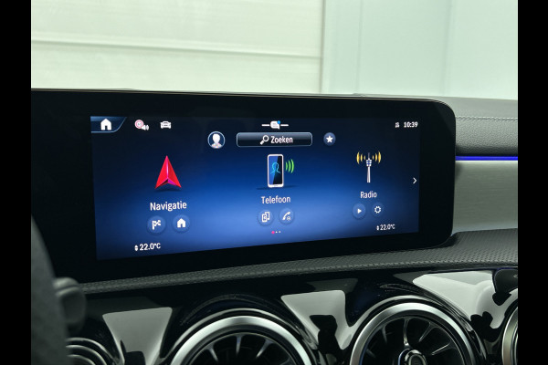 Mercedes-Benz CLA-Klasse 180 Business Solution AMG | AMG Line Plus pakket | Antidiefstalpakket GUARD 360° Plus | Multibeam LED | Smartphone-integratie | Head-up display | 	Parkeerpakket met 360°-camera |