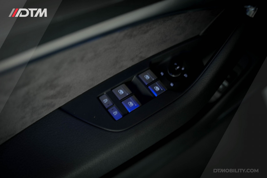 Audi A6 Limousine 55TFSIe Quattro Competition | Head Up | Sfeerverlichting | B&O | Panoramadak