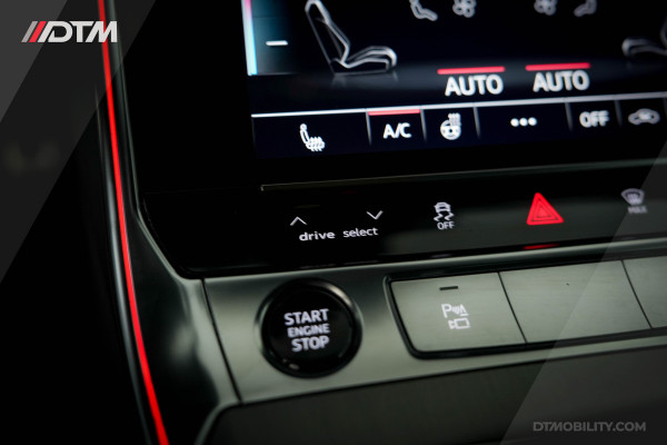 Audi A6 Limousine 55TFSIe Quattro Competition | Head Up | Sfeerverlichting | B&O | Panoramadak