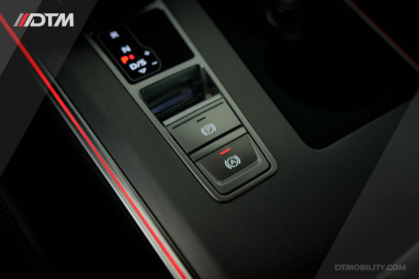 Audi A6 Limousine 55TFSIe Quattro Competition | Head Up | Sfeerverlichting | B&O | Panoramadak