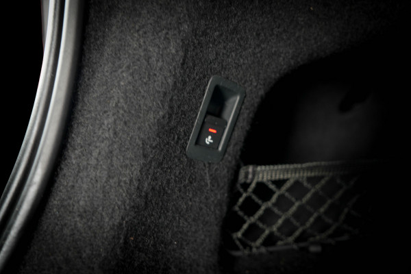 Audi A6 Limousine 55TFSIe Quattro Competition | Head Up | Sfeerverlichting | B&O | Panoramadak