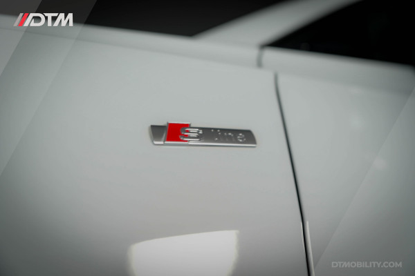 Audi A6 Limousine 55TFSIe Quattro Competition | Head Up | Sfeerverlichting | B&O | Panoramadak