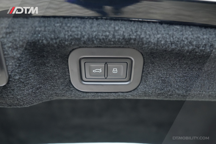 Bentley Flying Spur 6.0 W12 Mulliner | €392K NEW | BTW |