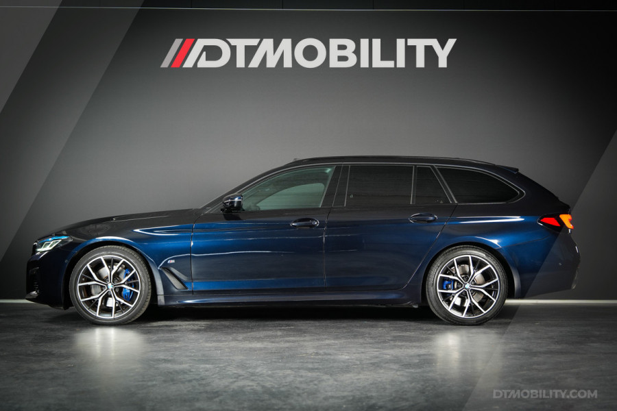 BMW 5 Serie Touring Dealer O.H. | 530i High Ex. M-Sport | | Pano | Harman Kardon | Laser