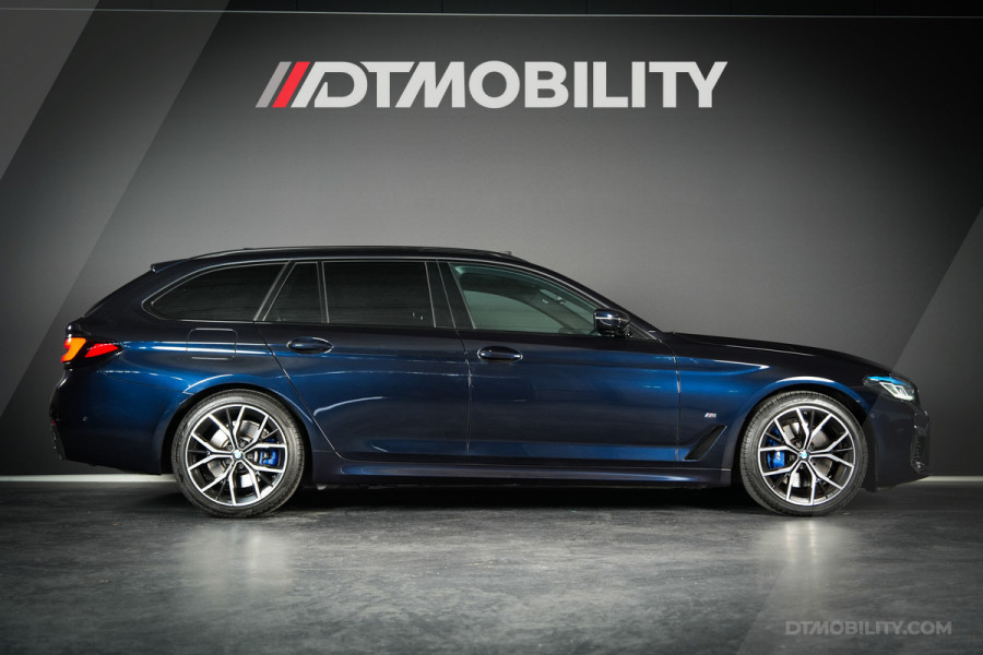 BMW 5 Serie Touring Dealer O.H. | 530i High Ex. M-Sport | | Pano | Harman Kardon | Laser