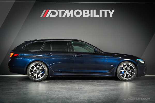 BMW 5 Serie Touring Dealer O.H. | 530i High Ex. M-Sport | | Pano | Harman Kardon | Laser