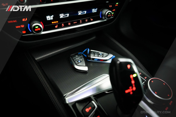 BMW 5 Serie Touring Dealer O.H. | 530i High Ex. M-Sport | | Pano | Harman Kardon | Laser