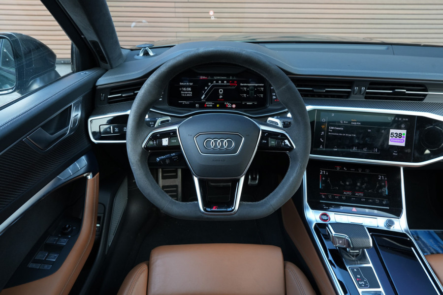 Audi RS6 Avant 4.0 TFSI | B&O 3D | Akrapovic | 4WS | VOL | Audi RS6 Avant 4.0 TFSI | B&O 3D | Akrapovic | 4WS | VOL |