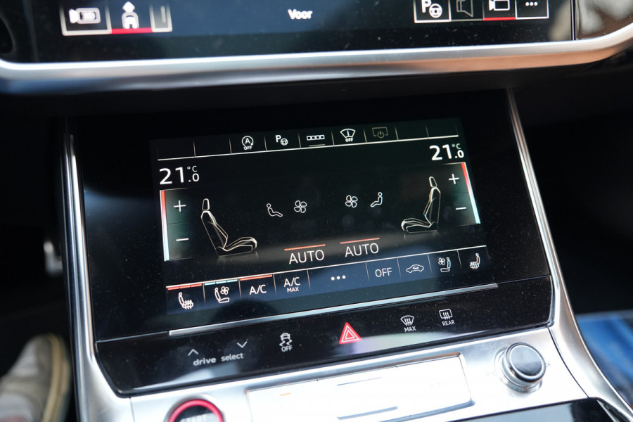 Audi RS6 Avant 4.0 TFSI | B&O 3D | Akrapovic | 4WS | VOL | Audi RS6 Avant 4.0 TFSI | B&O 3D | Akrapovic | 4WS | VOL |