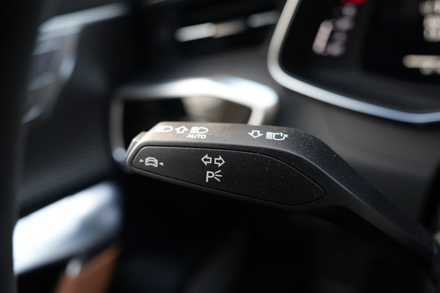 Audi RS6 Avant 4.0 TFSI | B&O 3D | Akrapovic | 4WS | VOL | Audi RS6 Avant 4.0 TFSI | B&O 3D | Akrapovic | 4WS | VOL |
