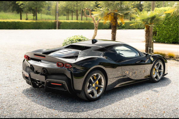 Ferrari SF90 Stradale 4.0 V8 | Assetto Fiorano | Daytona Racing seats |