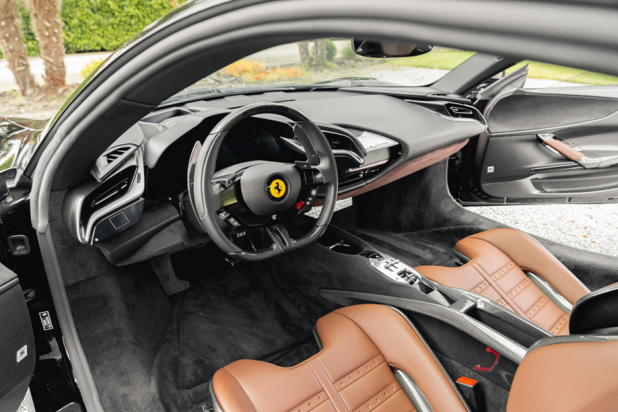 Ferrari SF90 Stradale 4.0 V8 | Assetto Fiorano | Daytona Racing seats |