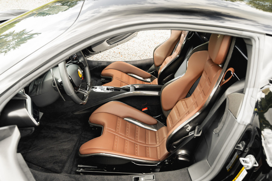 Ferrari SF90 Stradale 4.0 V8 | Assetto Fiorano | Daytona Racing seats |