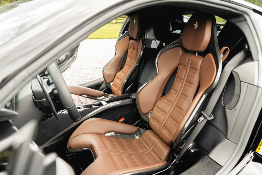 Ferrari SF90 Stradale 4.0 V8 | Assetto Fiorano | Daytona Racing seats |