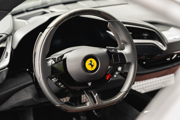 Ferrari SF90 Stradale 4.0 V8 | Assetto Fiorano | Daytona Racing seats |
