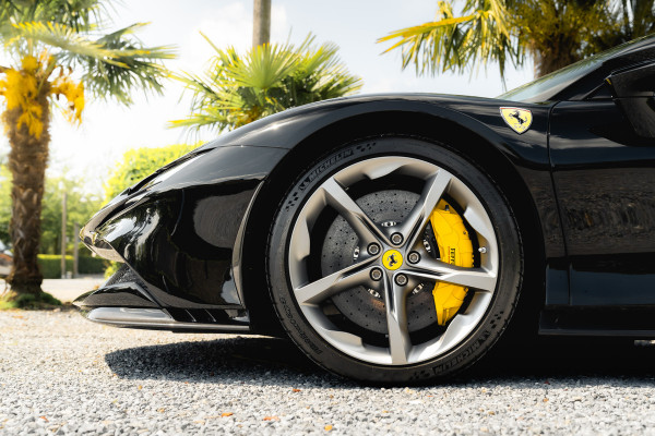 Ferrari SF90 Stradale 4.0 V8 | Assetto Fiorano | Daytona Racing seats |