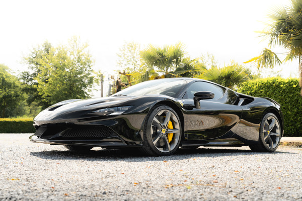 Ferrari SF90 Stradale 4.0 V8 | Assetto Fiorano | Daytona Racing seats |