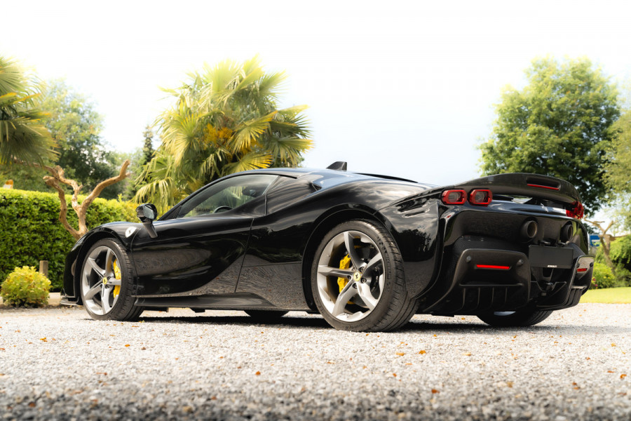 Ferrari SF90 Stradale 4.0 V8 | Assetto Fiorano | Daytona Racing seats |