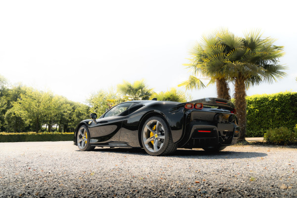 Ferrari SF90 Stradale 4.0 V8 | Assetto Fiorano | Daytona Racing seats |