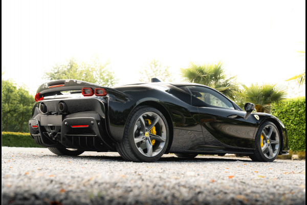 Ferrari SF90 Stradale 4.0 V8 | Assetto Fiorano | Daytona Racing seats |