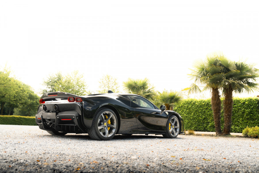 Ferrari SF90 Stradale 4.0 V8 | Assetto Fiorano | Daytona Racing seats |