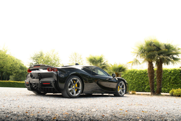 Ferrari SF90 Stradale 4.0 V8 | Assetto Fiorano | Daytona Racing seats |
