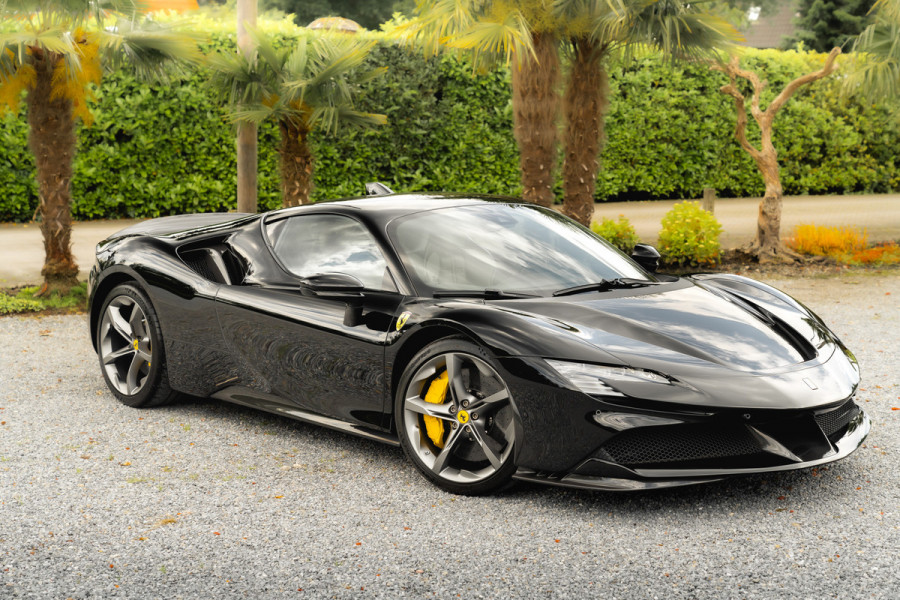 Ferrari SF90 Stradale 4.0 V8 | Assetto Fiorano | Daytona Racing seats |