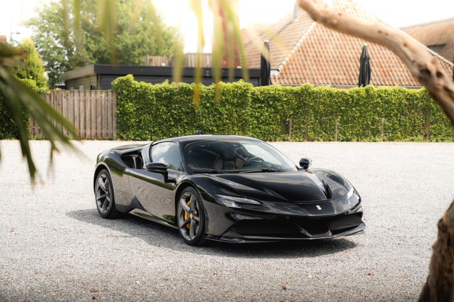 Ferrari SF90 Stradale 4.0 V8 | Assetto Fiorano | Daytona Racing seats |