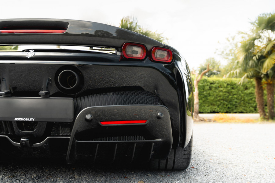 Ferrari SF90 Stradale 4.0 V8 | Assetto Fiorano | Daytona Racing seats |