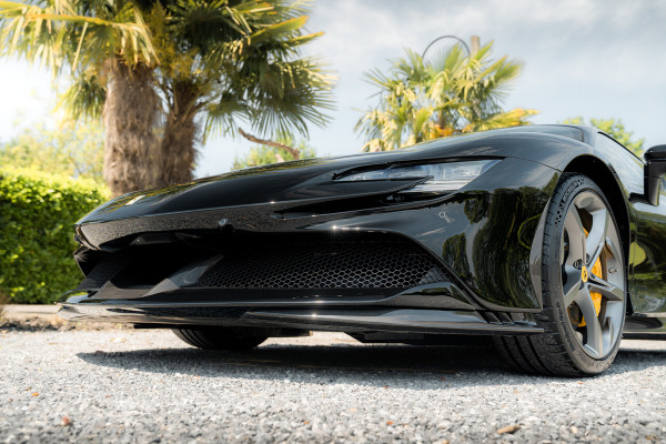 Ferrari SF90 Stradale 4.0 V8 | Assetto Fiorano | Daytona Racing seats |
