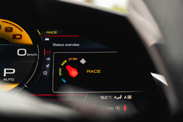Ferrari SF90 Stradale 4.0 V8 | Assetto Fiorano | Daytona Racing seats |